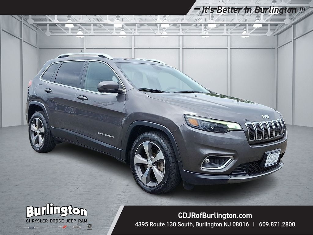 2020 Jeep Cherokee Limited FWD in Granite Crystal Metallic Clearcoat — front three-quarter view