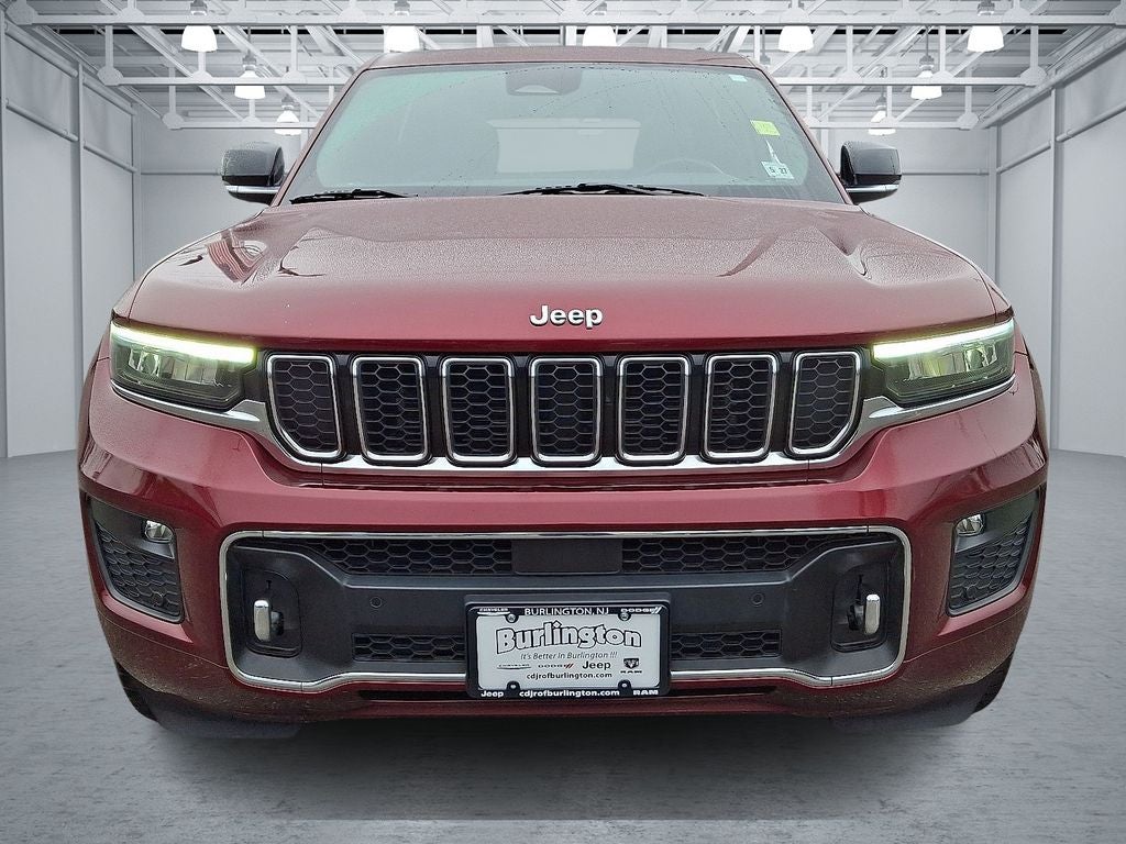 2022 Jeep Grand Cherokee — side profile view