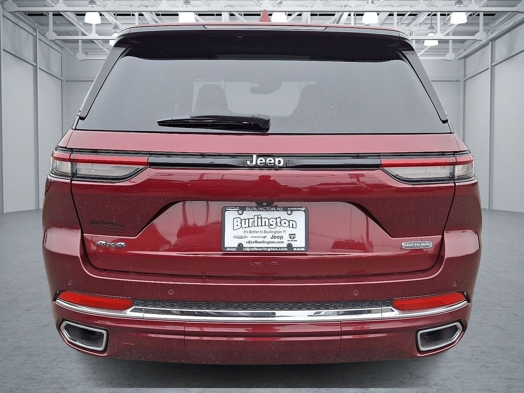 2022 Jeep Grand Cherokee — detail view