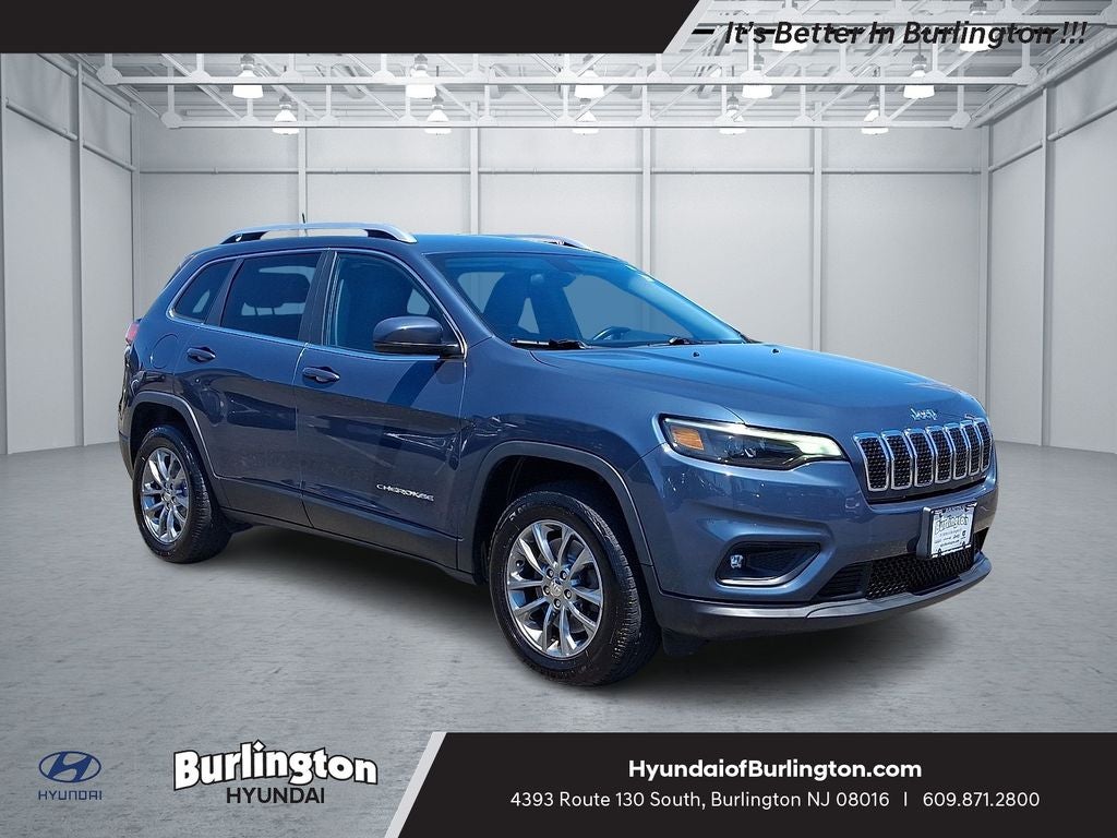 2019 Jeep Cherokee Latitude Plus in Blue Shade Pearlcoat — front three-quarter view