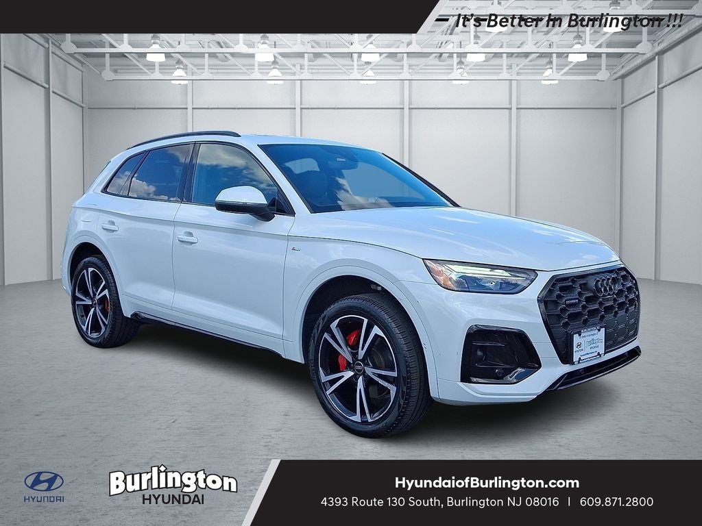 2025 Audi Q5 45 S line Premium Plus quattro in White — front three-quarter view